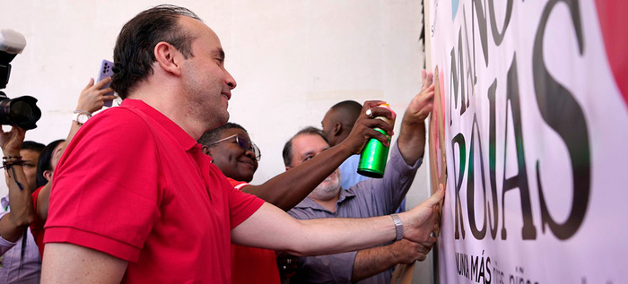 conmemoración del ‘Día de las Manos Rojas’
