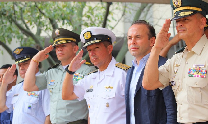 desfile de la Fuerza Pública