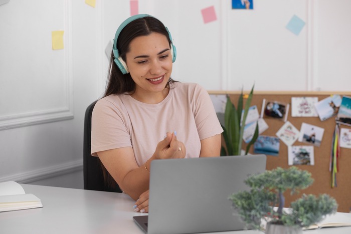 woman-having-videocall-using-laptop-device-from-home (2)